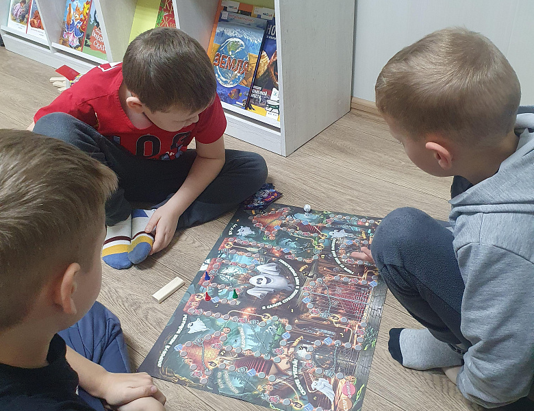 Мир настольных игр в библиотеке