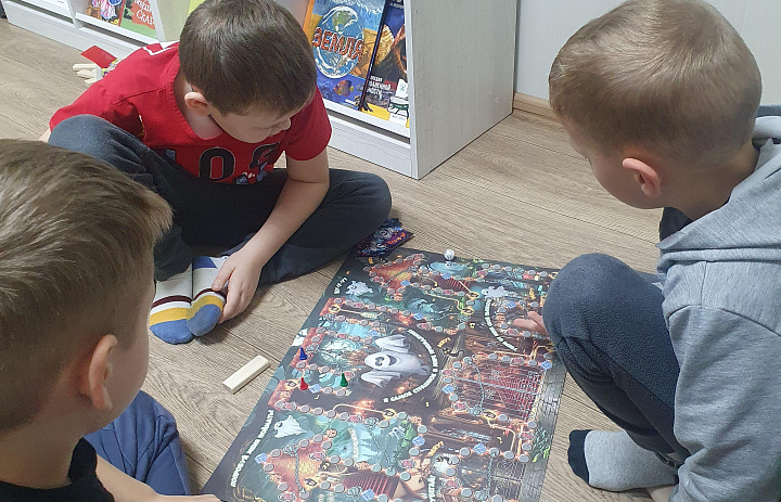 Мир настольных игр в библиотеке